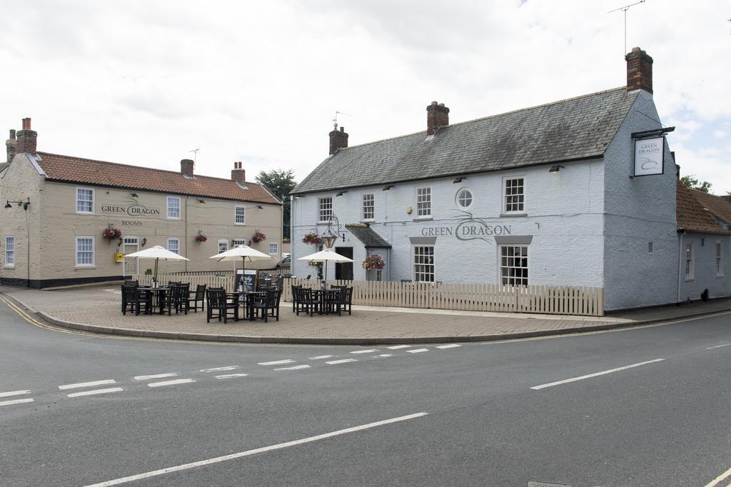 Green Dragon, Welton By Marston'S Inns South Cave Exterior foto